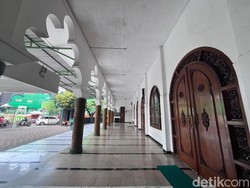 Cerita Pembangunan Masjid Rahmat Surabaya hingga Jadi Cagar Budaya