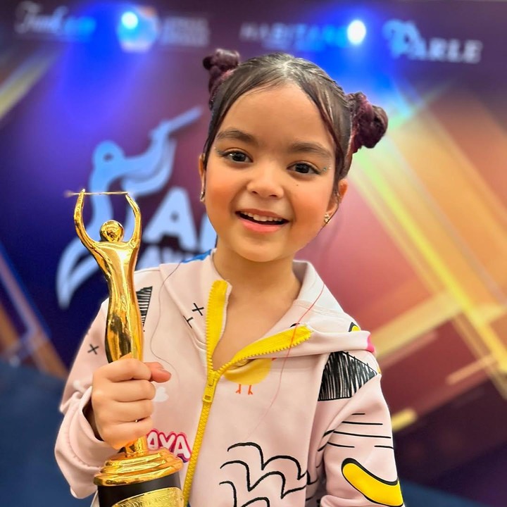 <p>"Yeayyyyy selamat Mazaya sayang, kebanggaan kita semua," kata seorang netizen. "<em>MasyaAllah</em>, selamat Mazaya. Semakin semangat ya, sekolah juga harus tetap rajin," tutur netizen lainnya. (Foto: Instagram: @mazayaamania)</p>
