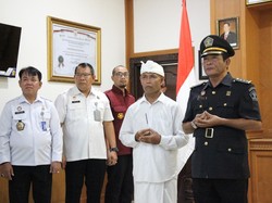 Menkum Supratman Lantik Wahyu Eka Putra Sebagai Kakanwil Kemenkum Bali