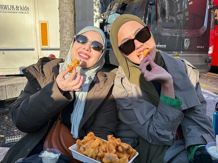 5 Potret Persahabatan Paula Verhoeven dan Tya Ariestya, Bestie Saling Support