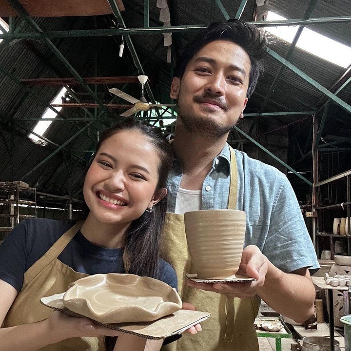 <p>"Harusnya hari ini lagi di Seoul, tapi kenyataannya telat bikin visa AAAAKK *nangisdulu. Jadinya kemarin kita merayakan satu tahun pernikahan dengan jalan-jalan keliling Bogor!" kata Hanggini. (Foto: Instagram: @hanggini)</p>