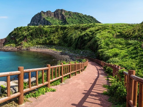 Pulau Jeju Kini Mulai Tindak Turis Asing Berperilaku Buruk
