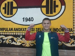 Rizki Pastikan Medali Kejuaraan Dunia Angkat Besi Saat Tidur di Hotel