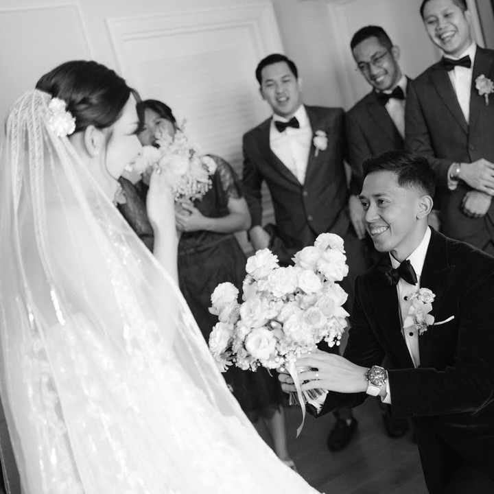 <p>Sebelum memutuskan menikah, Ribka Sugiarto dan Rian Ardianto telah menjalin hubungan asmara selama tiga tahun. Kemudian, keduanya melangsungkan acara lamaran pada 23 Desember 2023. (Foto: Instagram @ribkasugiarto)</p>
