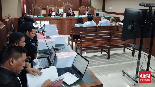 Kejagung Pikir-pikir Banding Vonis Ringan 2 Terdakwa Korupsi Timah Kejaksaan Agung mempertimbangkan banding atas vonis ringan dua terdakwa korupsi timah. Bambang Gatot divonis 4 tahun, Supianto 3 tahun penjara.