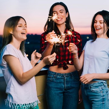 8 Rekomendasi Acara Tutup Tahun Bersama Teman yang Paling Mengesankan