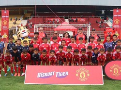 Manchester United Soccer School Bersama Biskuat Wujudkan Mimpi Anak Indonesia