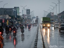 Ini Wilayah Jatim yang Berpotensi Cuaca Ekstrem hingga 26 Januari 2025