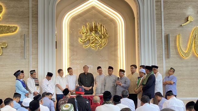 CT Bangun Masjid Ummu Al Karimah untuk Wakaf Almarhumah Ibu CT Bangun Masjid Ummu Al Karimah untuk Wakaf Almarhumah Ibu