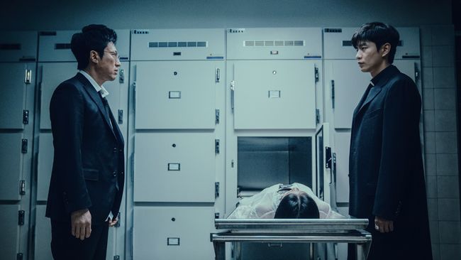 Sinopsis Devils Stay: film Korea ini mengisahkan fenomena aneh yang terjadi setelah seorang perempuan remaja meninggal usai dilakukan eksorsisme.
