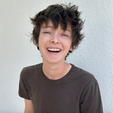 Umumkan Jadi Transmaskulin, Bintang Oppenheimer Ini Ganti Nama