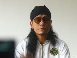 Pecah Tangis Gus Miftah saat Umumkan Mundur dari Utusan Presiden
