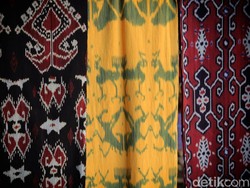 Jadi Dress Code Upacara HUT RI, Apa Itu Wastra Nusantara dan Contohnya?