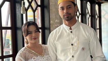 img-title Detik-detik Momen Haru Rara Lida Dilamar Kekasih di Depan Banyak Orang