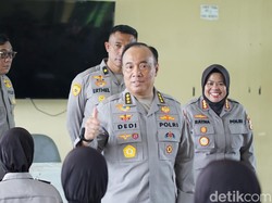 Irwasum Bertemu Siswa Disabilitas Fatia di Sepolwan: Nanti Ikut Program S2