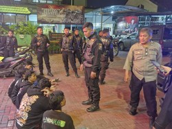 7 Pemuda Diduga Pesilat Diamankan Usai Tawuran di Kya-Kya Surabaya
