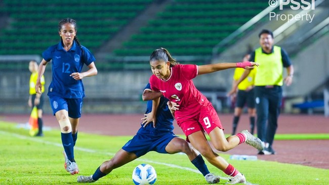 Pemain Timnas Putri Indonesia, Claudia Scheunemann, membagikan momen manis usai keberhasilan tim Garuda Pertiwi juara Piala AFF Wanita 2024.