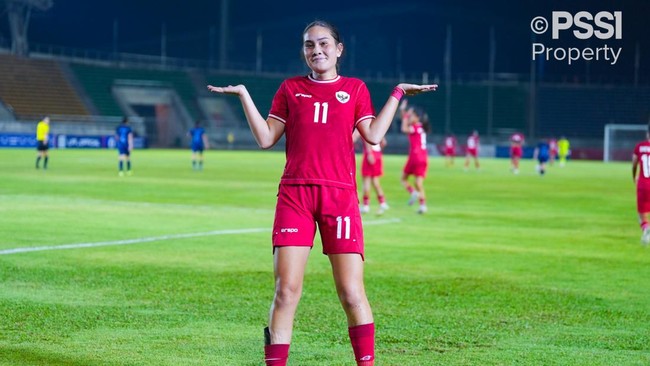 Pemain Timnas Putri Indonesia Sydney Hopper mengungkapkan perasaan bahagianya usai tim Garuda Pertiwi juara Piala AFF Wanita 2024.