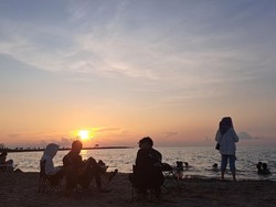 Menikmati Anggunnya Langit Senja Makassar di Pantai Indah Bosowa