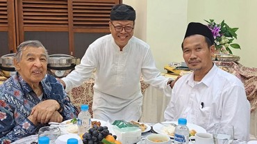 img-title Reaksi Quraish Shihab & Gus Baha soal Kontroversi Miftah Hina Penjual Es Teh