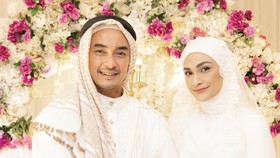 Zumi Zola dan Putri Zulhas Resmi Menikah di Madinah