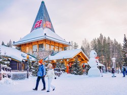 Desa Santa Claus yang Indah Itu Hadapi Overtourism