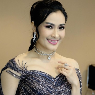 Reaksi Iis Dahlia Usai Disindir Keras Nikita Mirzani soal DM Instagram