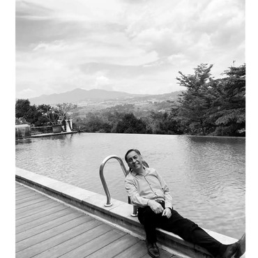 Haru dan Doa di Pemakaman Aktor Senior Joshua Pandelaki