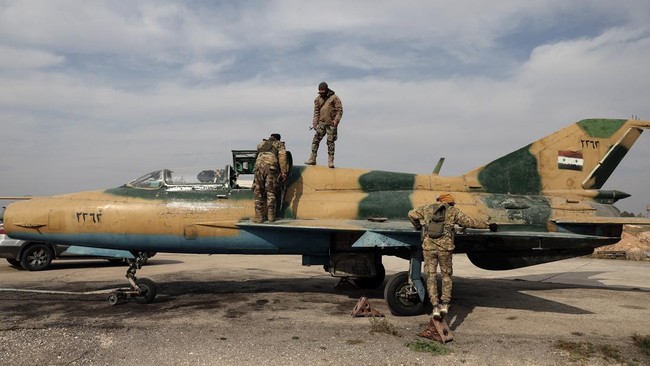 Iran pertimbangkan opsi kirim rudal hingga drone untuk bantuk rezim Assad di Suriah dari serangan kelompok pemberontak.