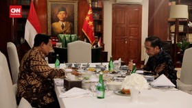 VIDEO: Momen Jokowi Makan Malam Bersama Prabowo di Kertanegara