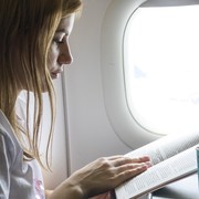 Bersiap untuk Liburan, Ini 7 Cara Mencegah Pegal saat Long Flight