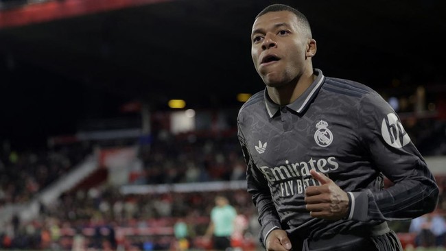 Kylian Mbappe turut cetak gol saat Real Madrid raih kemenangan telak 3-0 atas Girona pada lanjutkan Liga Spanyol, Minggu (8/12) dini hari WIB.