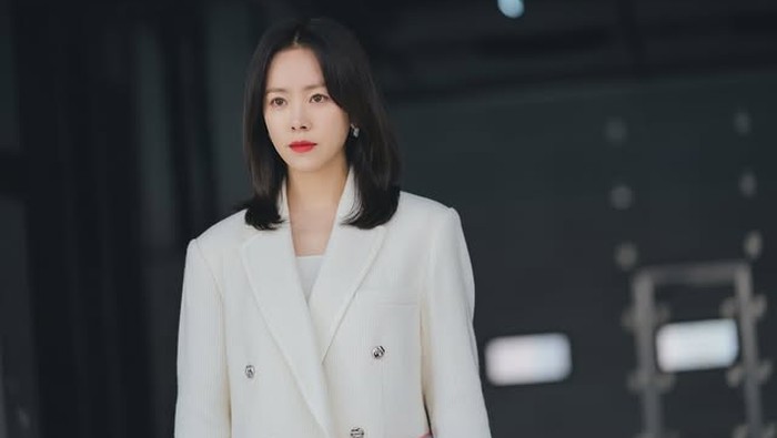 Jadi CEO Karismatik, Simak Serba-serbi Peran Aktris Cantik Han Ji Min di Drakor Love Scout