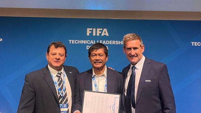 Indra Sjafri Lulus Program FIFA Technical Leadership Diploma