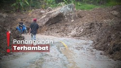 img-title Korban Banjir Bandang-Tanah Longsor Sukabumi Bertahan di Pengungsian