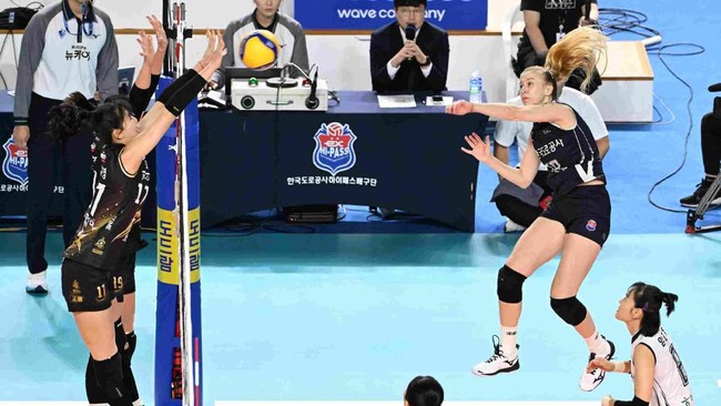 Pelatih Hi Pass Kim Jong Min buka suara setelah timnya kalah 1-3 (25-22, 25-27, 25-19, 25-20) dari Red Sparks dalam laga Liga Voli Korea, Sabtu (7/12).