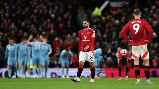 Manchester United dipaksa menyerah 2-3 dari Nottingham Forest pada pekan ke-15 Liga Inggris di Old Trafford, Minggu (8/12) dini hari WIB.