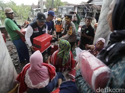 Bantuan Senilai Rp 896 Juta Dikucurkan untuk Pengungsi Banjir Pasuruan