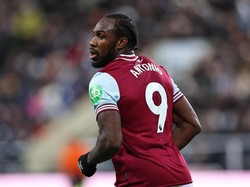 Striker West Ham Michail Antonio Kecelakaan