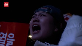 VIDEO: Tangis Pedemo Korsel usai Pemakzulan Presiden Yoon Gagal