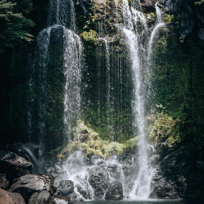 Ilustrasi Hongjecheon Waterfall