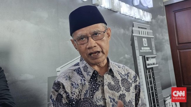 Ketua Umum Pengurus Pusat Muhammadiyah Haedar Nashir mengkritisi fenomena agama kini jadi bagian dari dunia entertainment di tengah masyarakat.