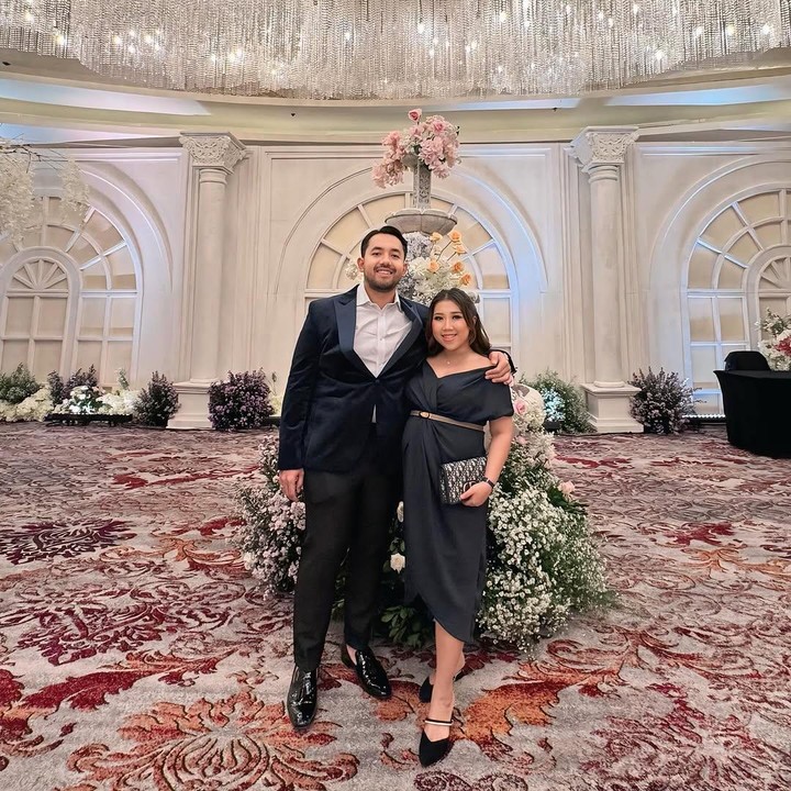 <p>Kiky memang sudah mulai sering memamerkan<em> baby bump</em> kehamilannya yang terlihat besar setelah menggelar acara empat bulanan. Kiky dan suami tampaknya sudah tak sabar menyambut kehadiran sang anak, mengingat Kiky sebelumnya pernah mengalami keguguran di tahun di awal tahun 2024. (Foto: Instagram @ikysaputrii)</p>