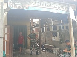 Kios Stiker di Palembang Hangus Terbakar gegara HP Meledak Saat Isi Daya