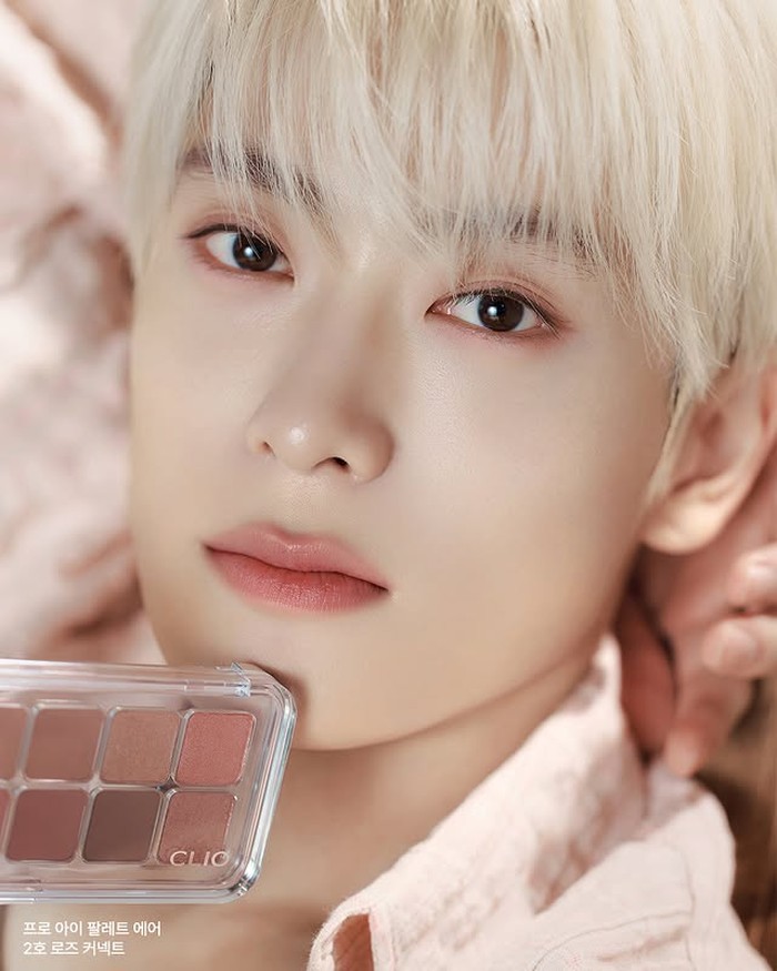 Meskipun saat ini sedang menjalani wajib militer sejak sebulan yang lalu, brand CLIO tetap merilis foto-foto Jaehyun selaku brand ambassador-nya./ Foto: instagram.com/clio_official