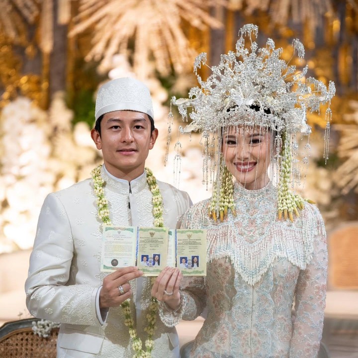 <p>Sosok Athina Papadimitriou menjadi sorotan publik usai dipinang Rio Haryanto. Athina berasal dari keluarga terpandang, yang merupakan keponakan dari Nur Asia Uno, istri Sandiaga Uno, mantan Menteri Pariwisata Republik Indonesia. (Foto: Instagram @rharyantoracing)</p>