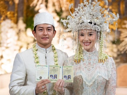 5 Potret Memesona Athina Papadimitriou Istri Rio Haryanto, dari Tunangan hingga Pernikahan