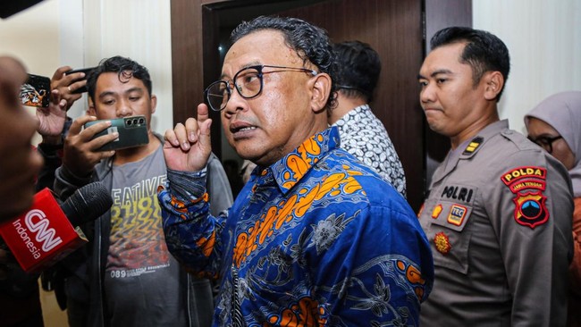 Propam Polri Gelar Sidang Etik Lanjutan Pelaku Pemerasan DWP Hari Ini Propam Polri menggelar sidang pelanggaran etik lanjutan terhadap personil polisi nan diduga terlibat dalam tindakan pemerasan kepada penonton DWP 2024.