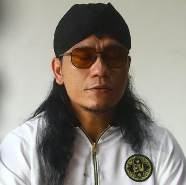 Perdana Ceramah di Publik, Miftah Maulana Nangis Lihat Para Jemaah yang...