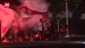 The Jakmania Rayakan Kemenangan Pram-Doel di Pilkada Jakarta
